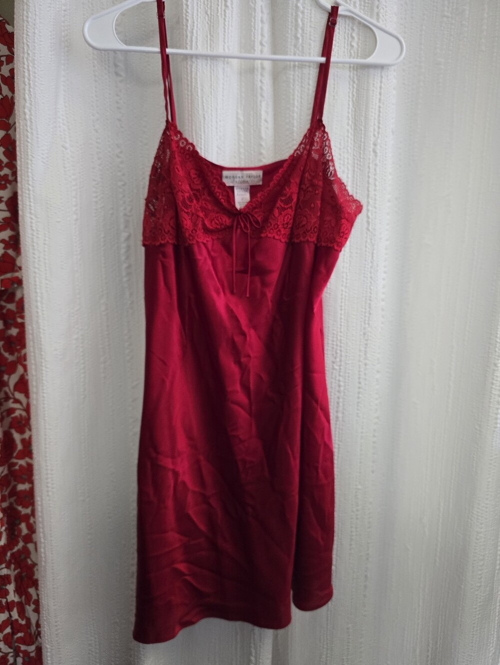 Womens LARGE Elegant Red Lace Trim Chemise
